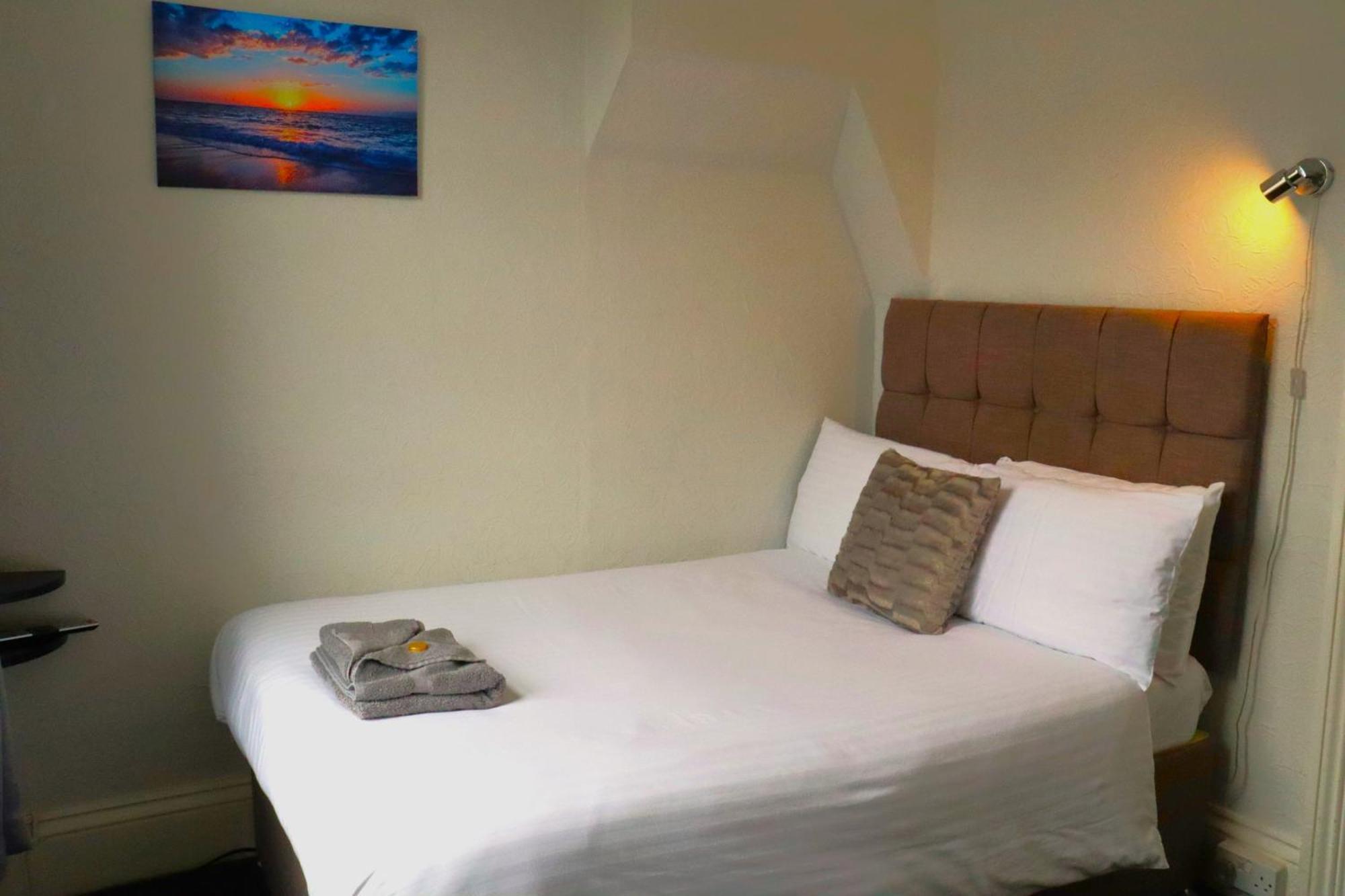 Barclay Guest House Пейнтон Экстерьер фото