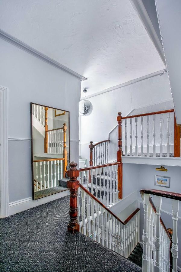Barclay Guest House Пейнтон Экстерьер фото